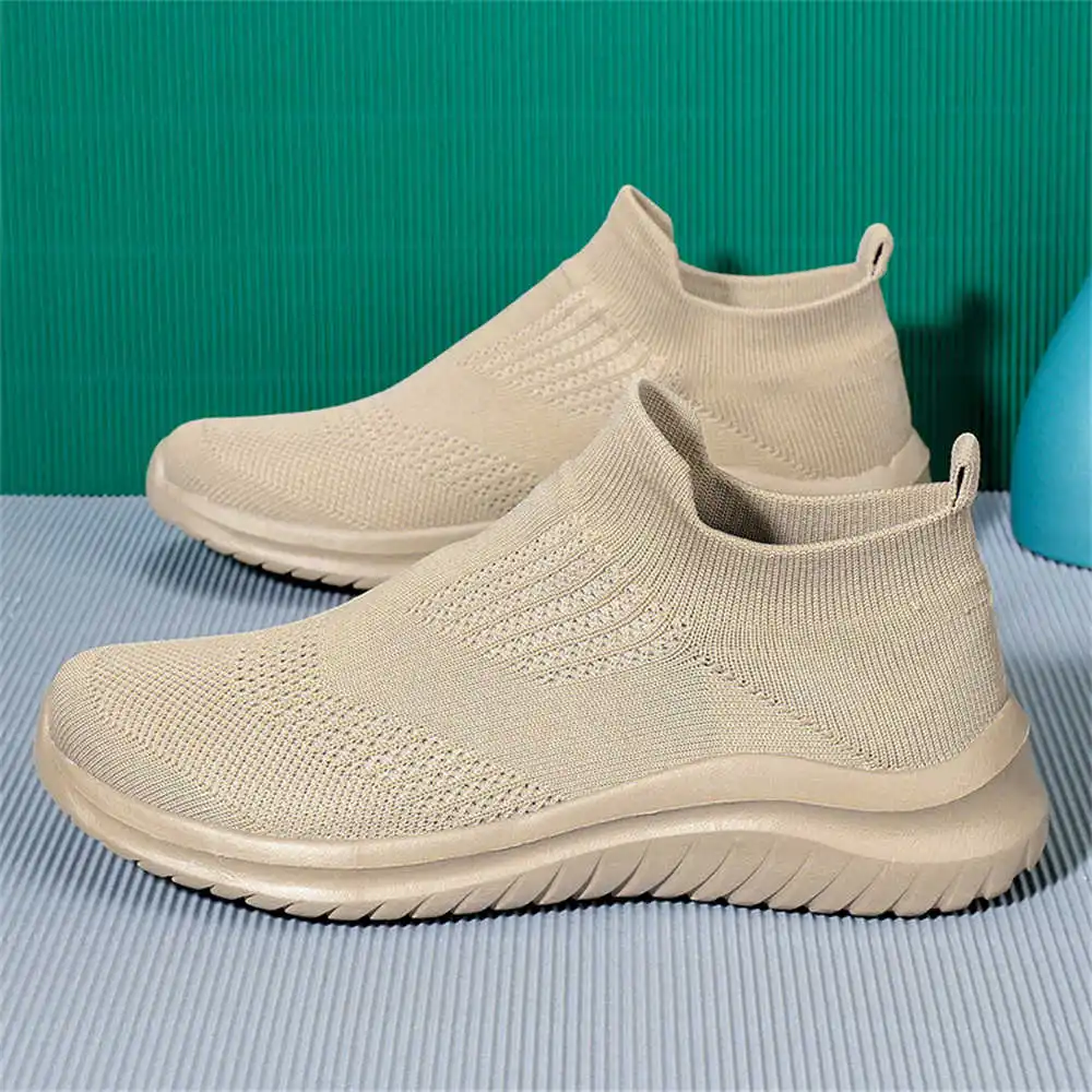 Beige Zachte Nieuwe Nieuwighei - Women'S Formal Wear With Sneakers recensie en prijs