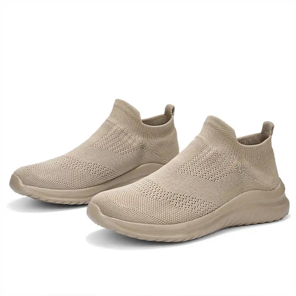 Beige Zachte Nieuwe Nieuwighei - Women'S Formal Wear With Sneakers recensie en prijs